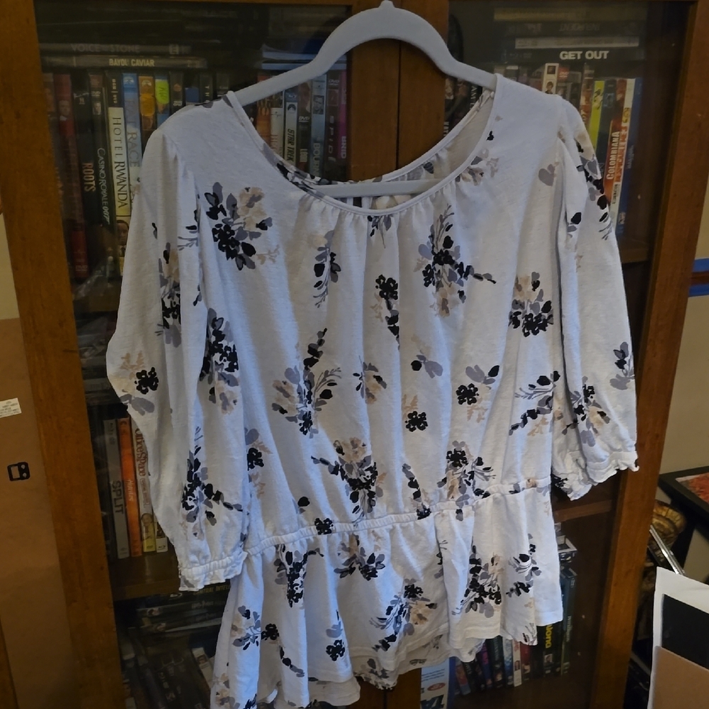 MELLODAY White and Blue Ruffled Blouse